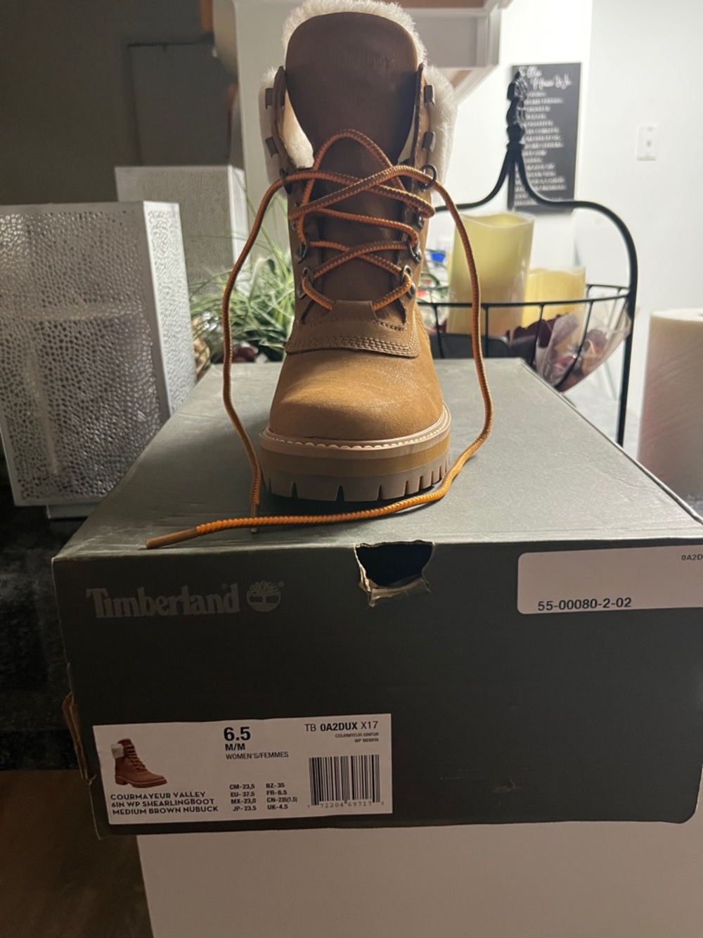 Timberland Tan Nubuck Lace-Up Winter Boot with Cream Lining
